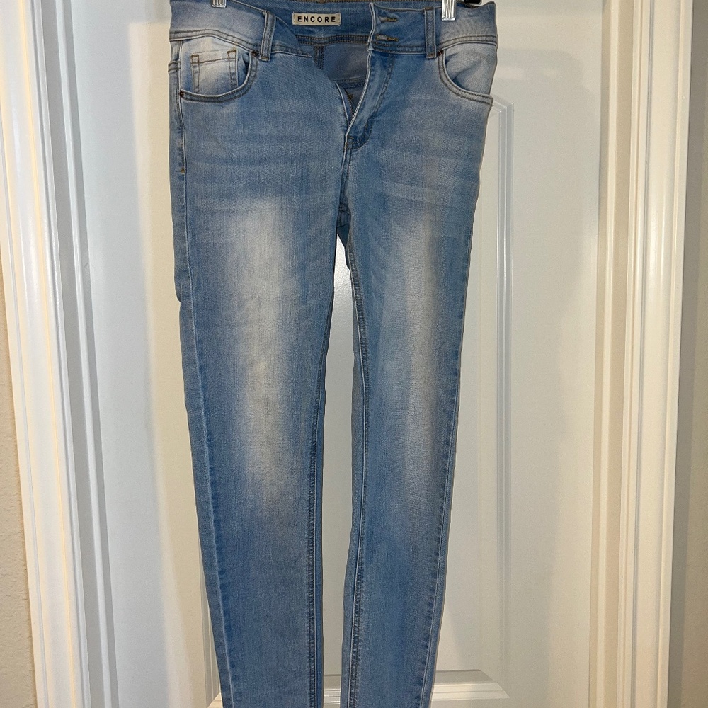 Light wash stretch jeans size 8